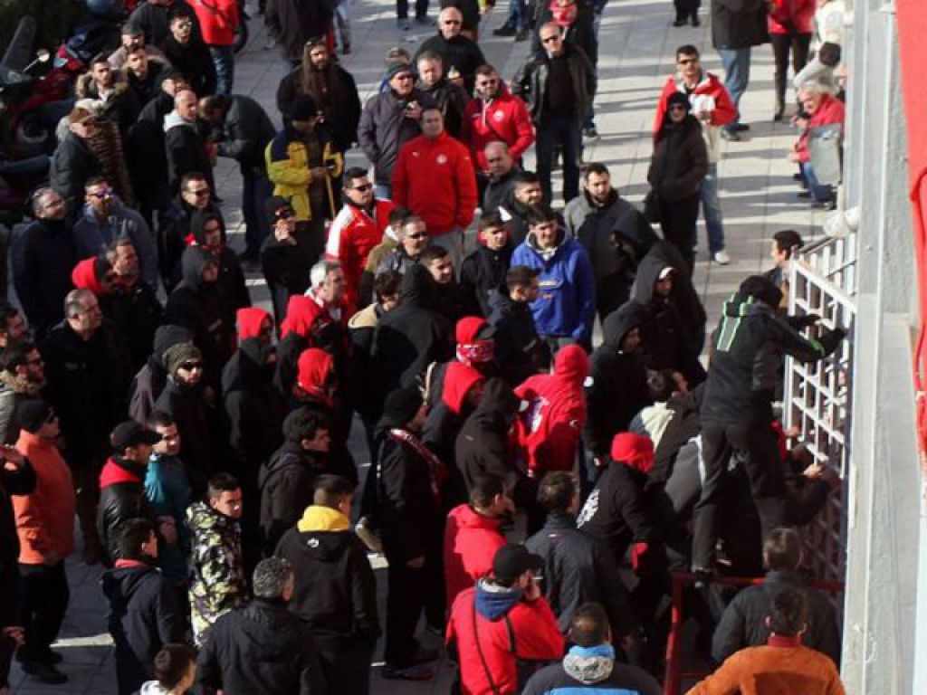 «Δεν είναι καιρός για μνημόσυνα»