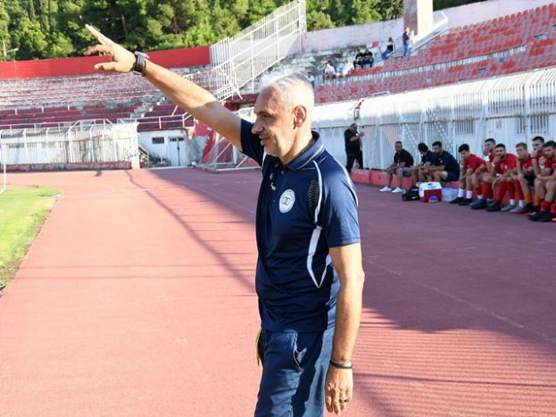 Χαραλαμπίδης: «Να μείνουν 12 ομάδες»