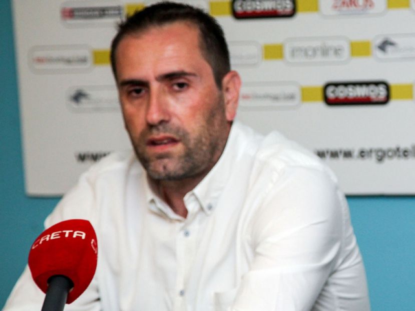 «Ο πρόεδρός μας τρελαίνεται»