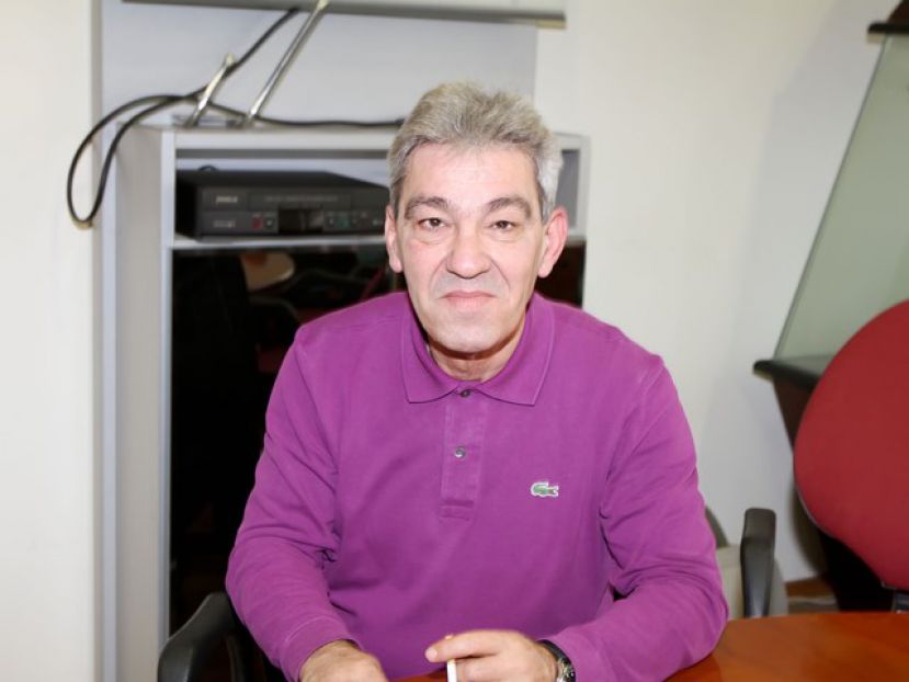 «Επαφές με κατασκευαστική»