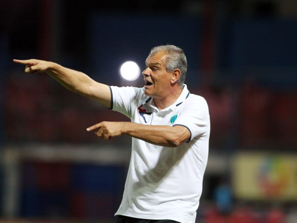 «Τα σπρώξαμε στον γκρεμό»