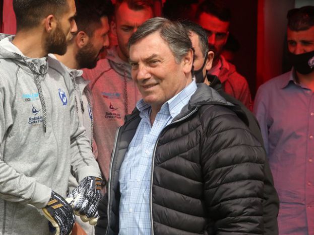 «Ανοικτή και η πρώτη θέση»