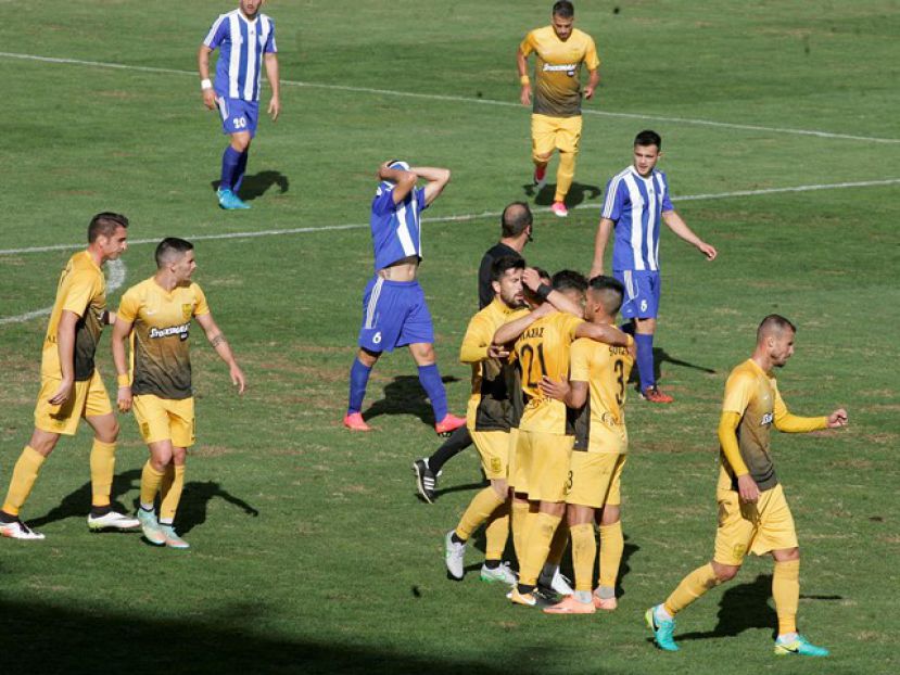 Περίπατο στην… παρέλαση