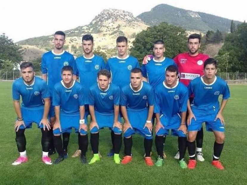 Δύο στα δύο με Κόκκορη