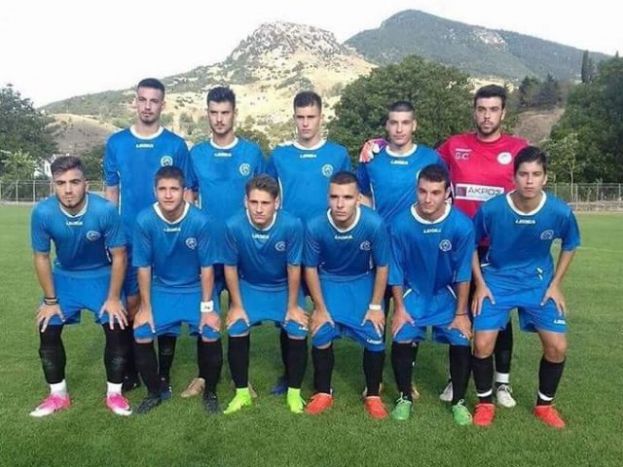 Δύο στα δύο με Κόκκορη