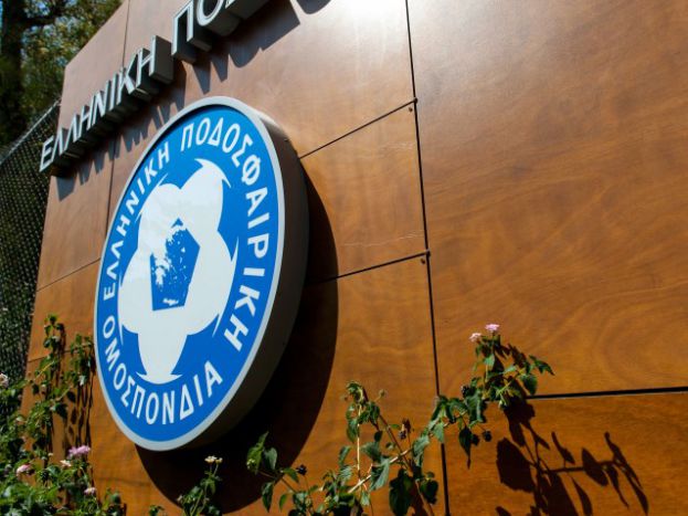 Κύπελλο με Super League 2