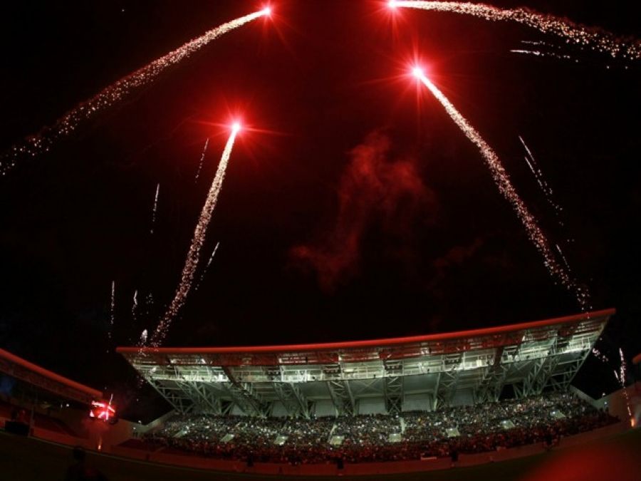 Κεράκια το AEL FC Arena (videos)