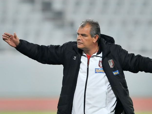 «Εμφάνιση… γιούχας»