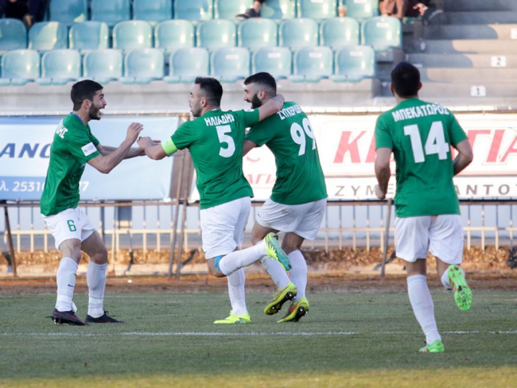 Με απουσίες στα Τρίκαλα