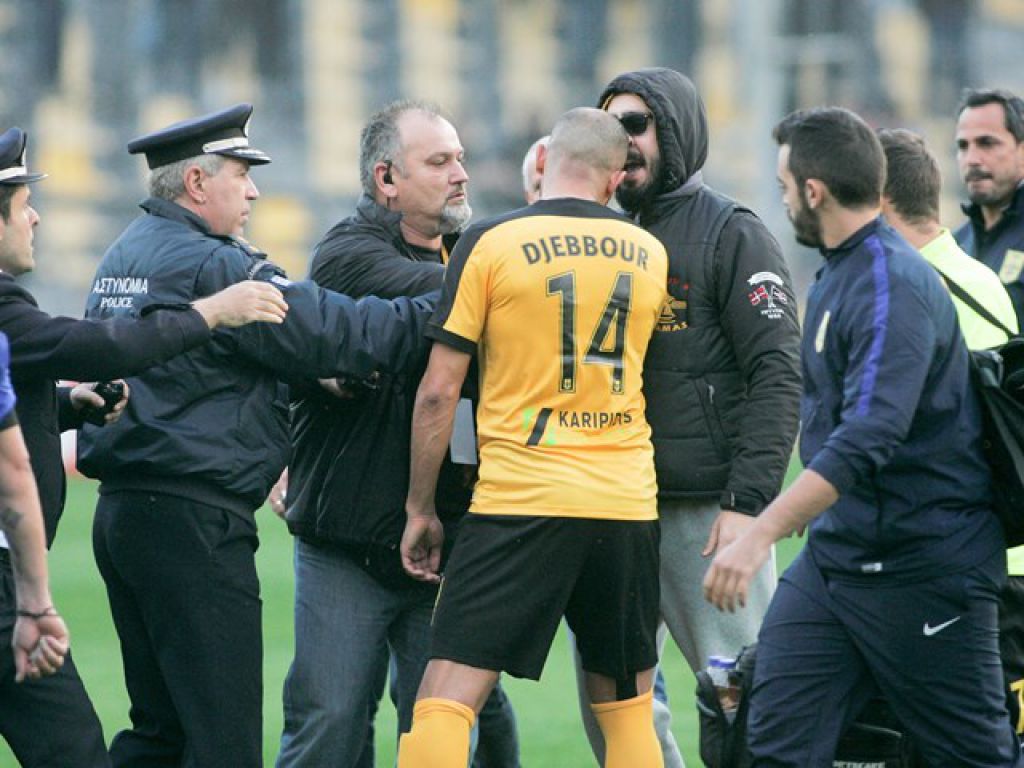 Άδεια σε Τζιμπούρ, Μπουγκέρα…