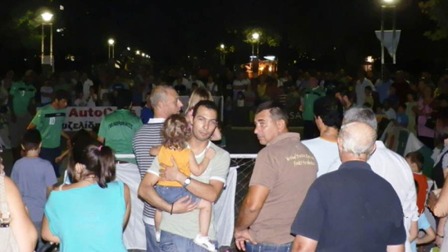 Μπάλα στην πλατεία