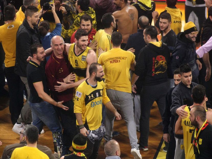 «Το Κύπελλο στον Λευκό Πύργο»