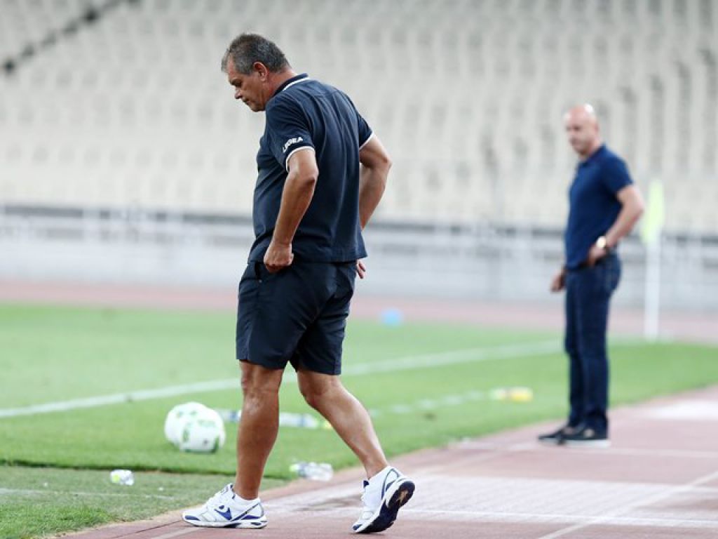 Τέσσερις εκτός αποστολής