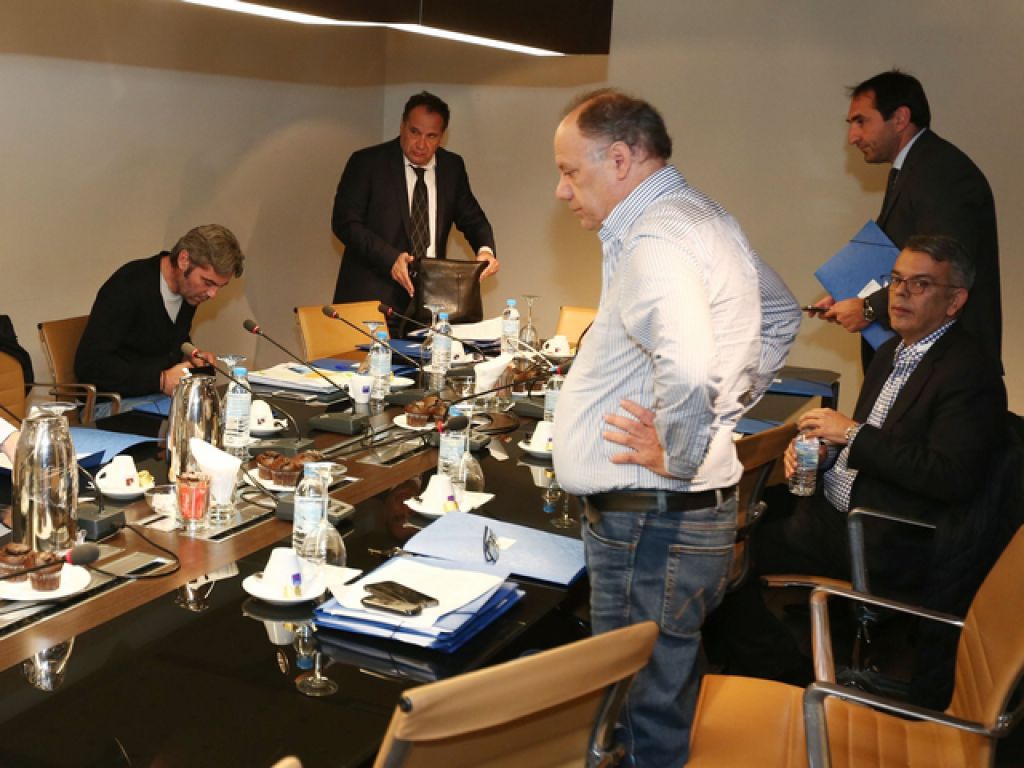«Σέντρα από Τρίτη με Τριτσώνη»