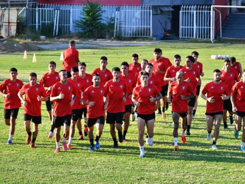 Με 30 ποδοσφαιριστές στη Νάουσα