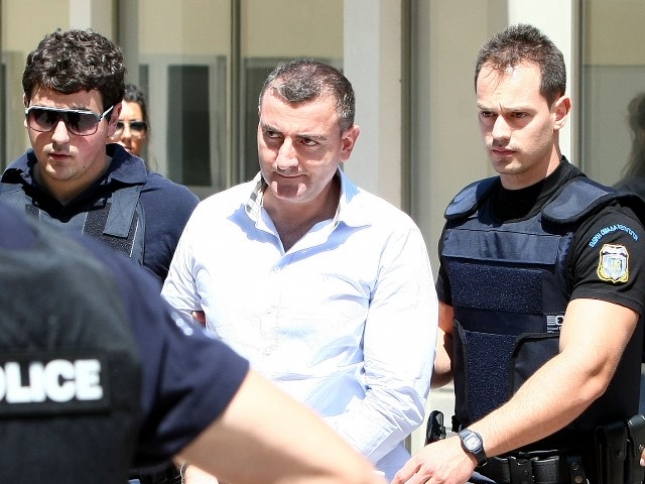 Έξω και ο Τσακογιάννης