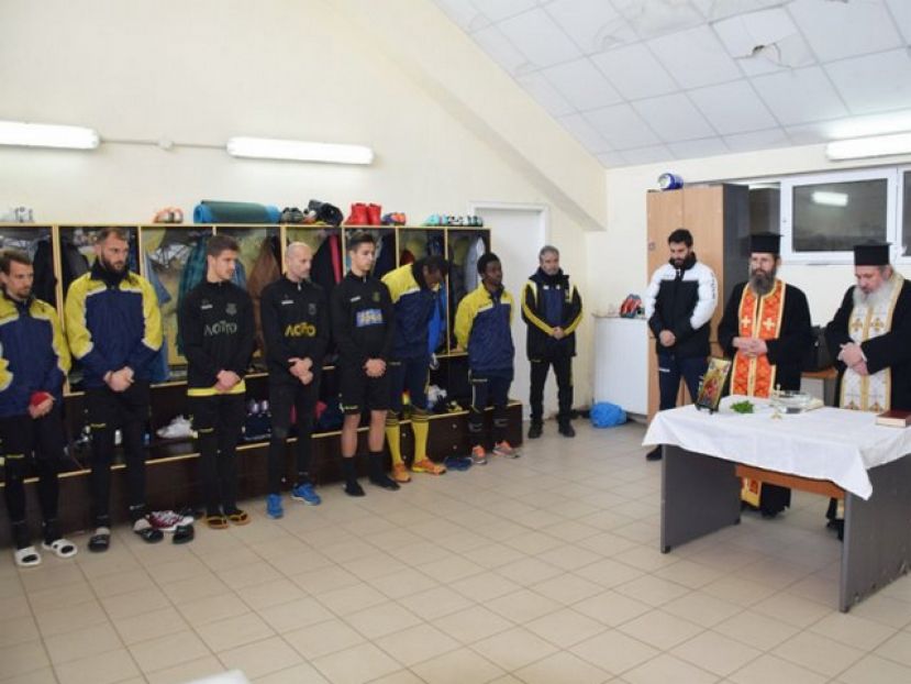 Με Ντεμπελέ και Κρητικό