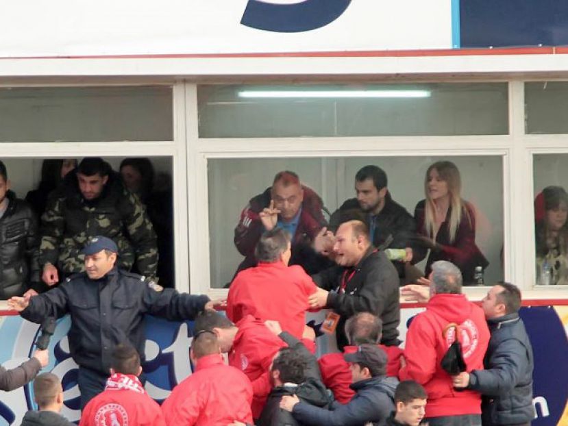 Καταδικάζει ο Πανσερραϊκός