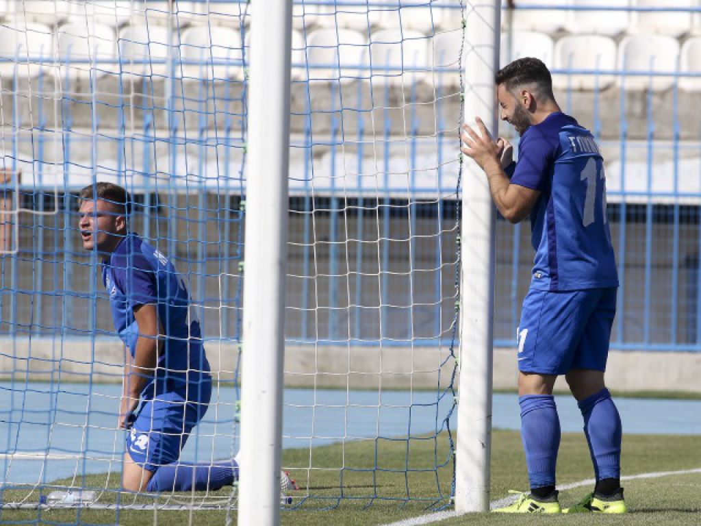 Πέφτει με ρεκόρ η Καλλιθέα