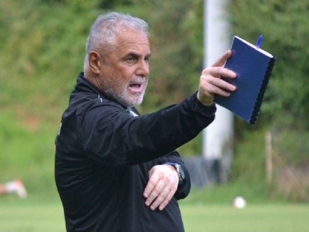 Βοσνιάδης: «Βήμα βήμα…»