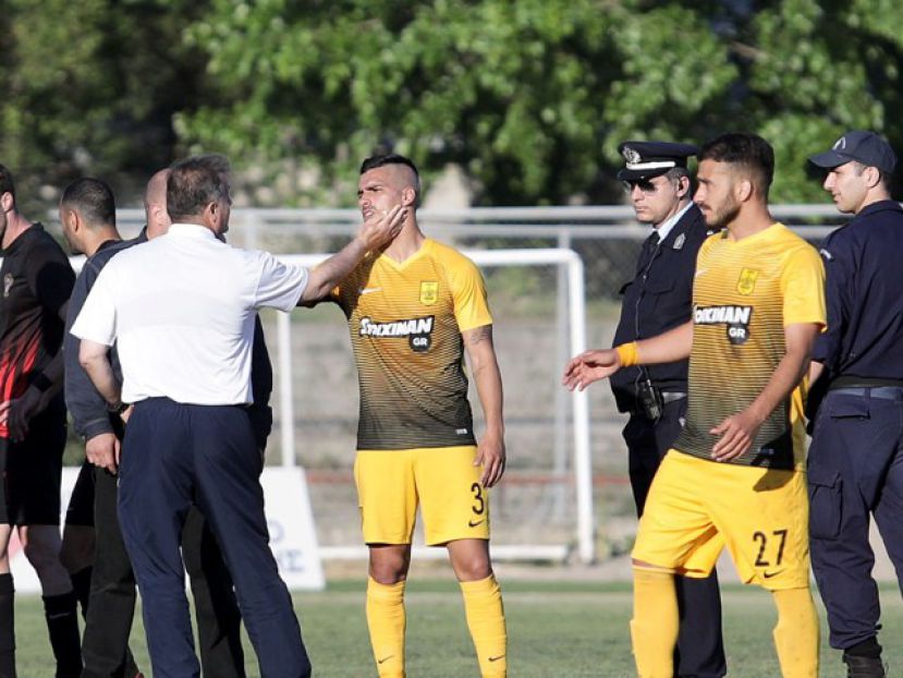 Τρεις στοχευμένες κάρτες