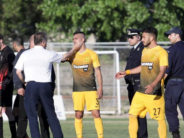 Τρεις στοχευμένες κάρτες