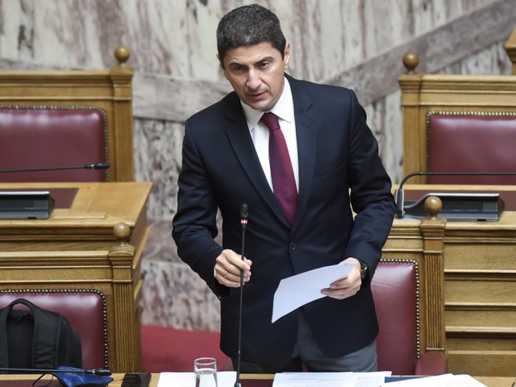 Παραμένει ο Αυγενάκης
