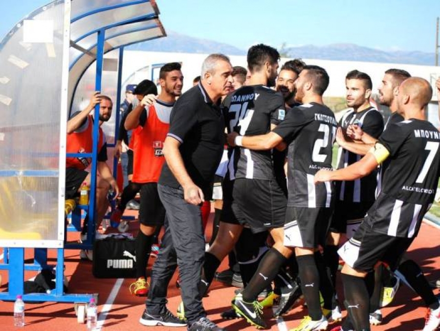 Τους τραπεζώνει