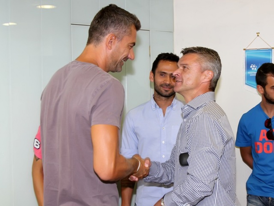 Ακόμα ψάχνει…