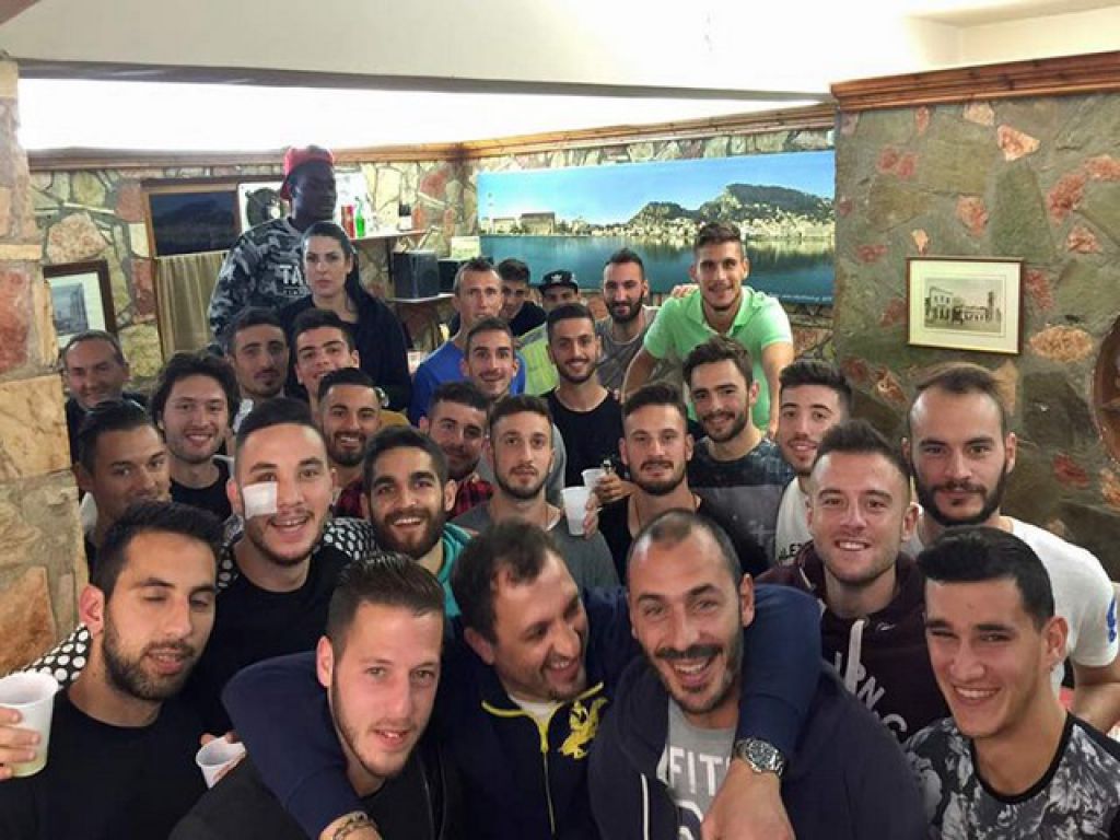 Επαφές για προπονητή