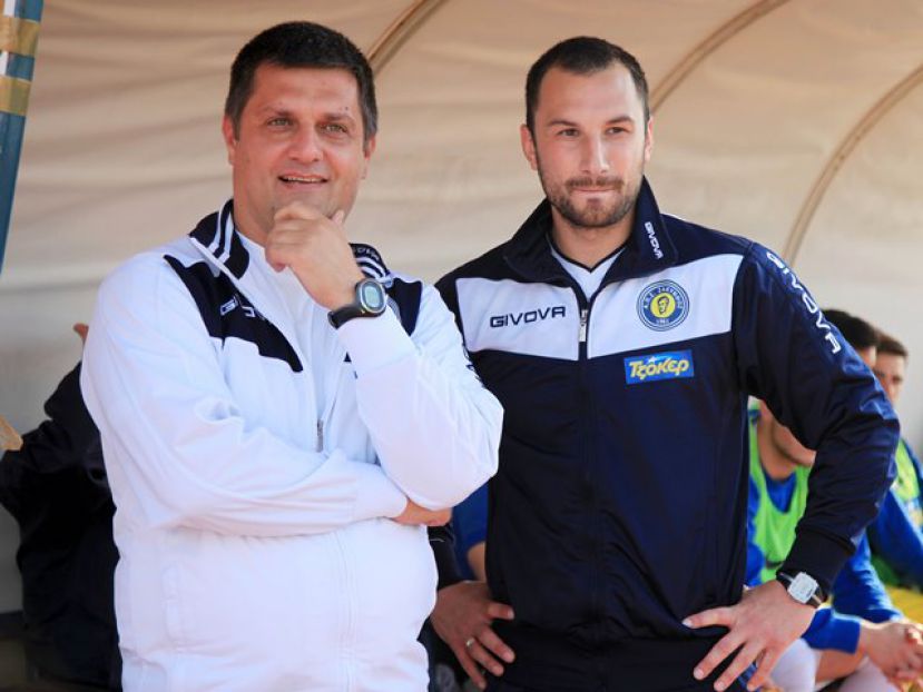 Ανακοινώνει το διαζύγιο