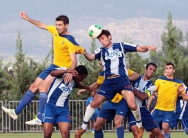 «Μην πέσετε αμαχητί»