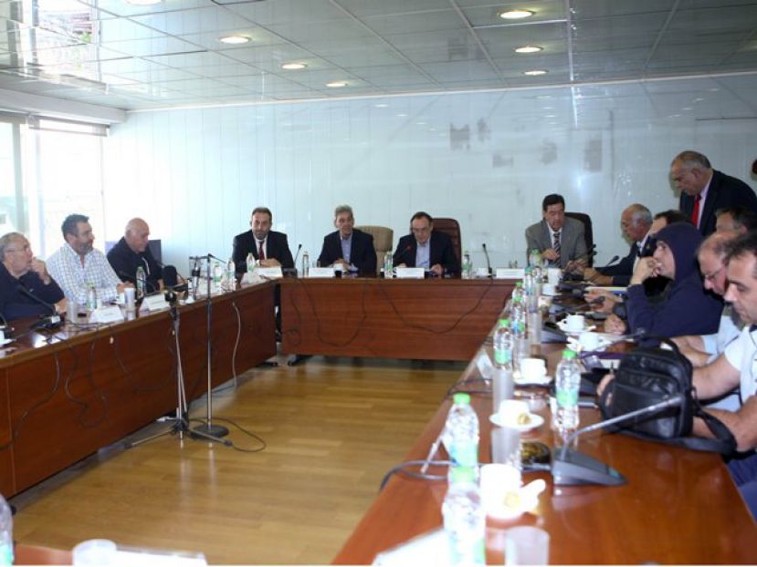 «Νομίζουν ότι… ψιχαλίζει»!
