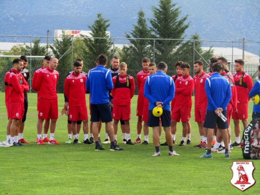 «Μην τρώμε εύκολα γκολ»