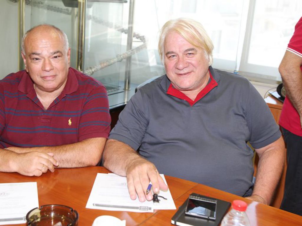 «Δεν λύνουν τα προβλήματα»