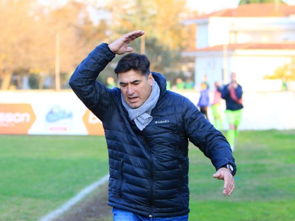 Παρελθόν ο Στράκια