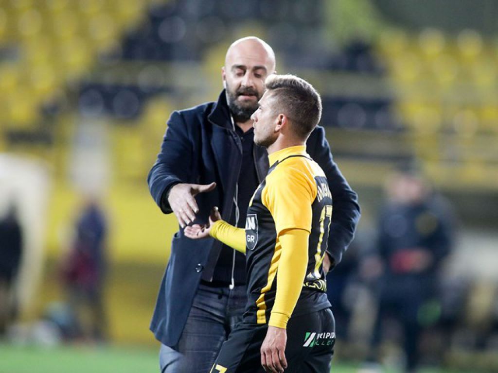 Το αφήνει πίσω…