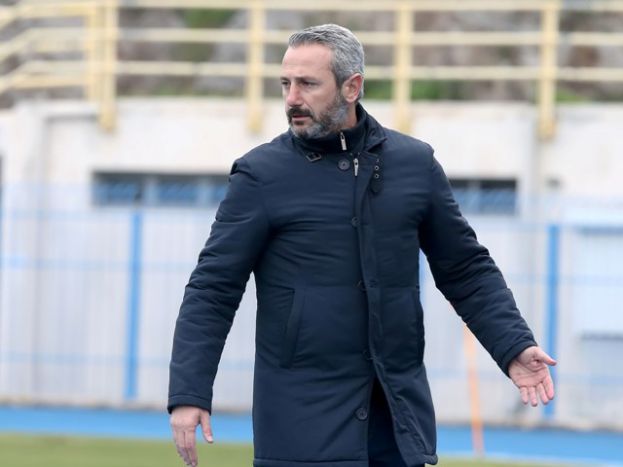 «Να σηκώσουμε ανάστημα»