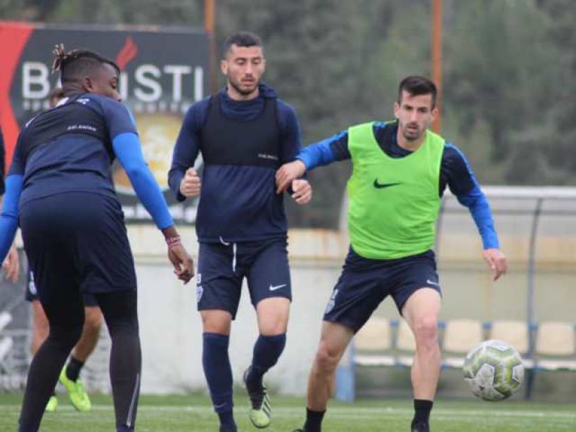 Τέλος ο Βλάχος