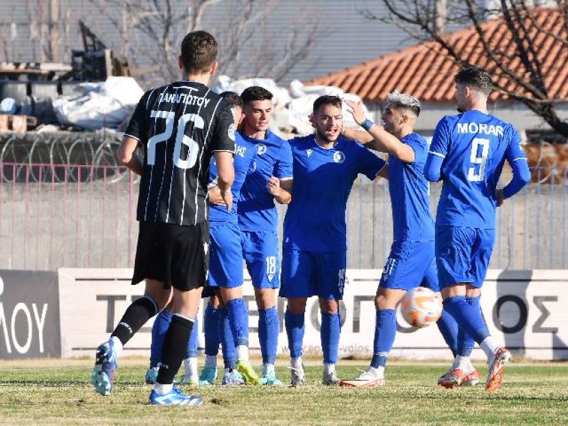 Κλείνει μέτωπα προσφυγών η Νίκη