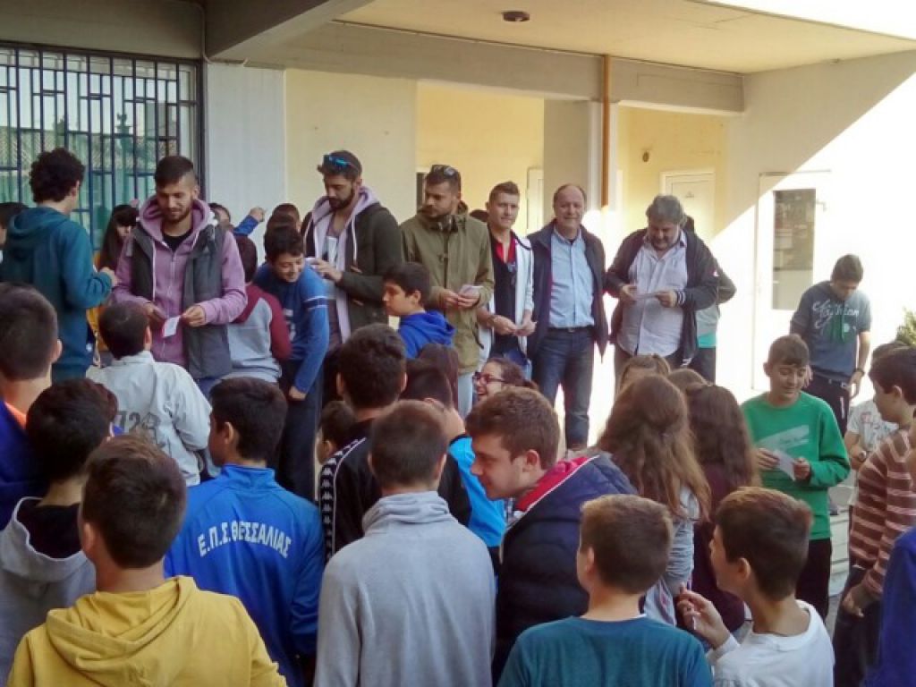 Μοίρασαν εισιτήρια