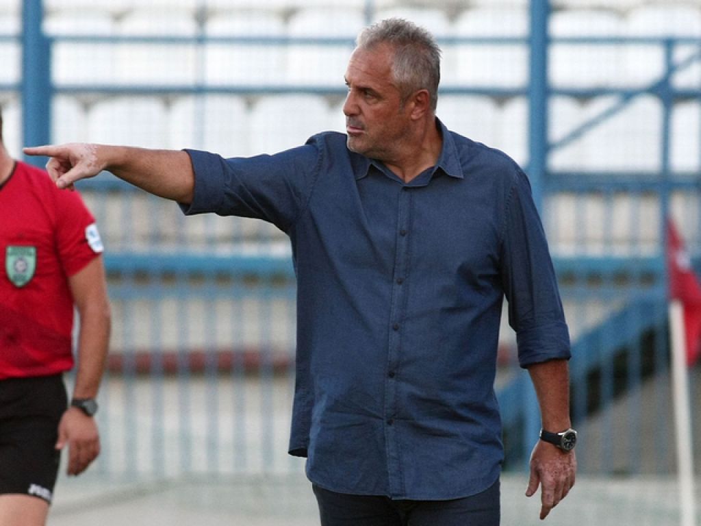 «Κάθε κατεργάρης στον πάγκο του»