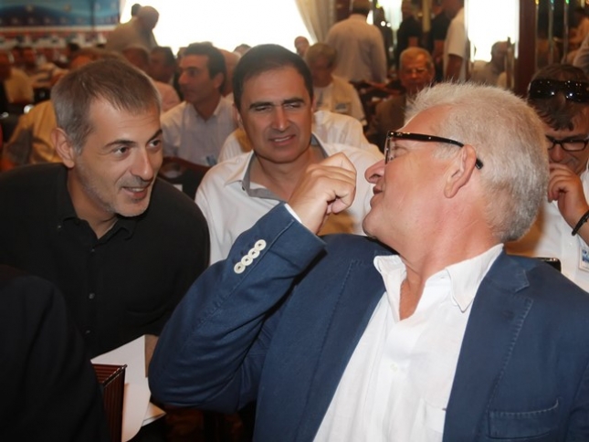 Τοποθετούνται Μώραλης, Σαρρής