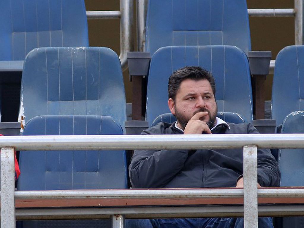 Πιέζουν για λύση και εκκαθάριση