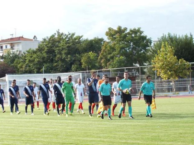 Το σκέφτεται για φιλικό