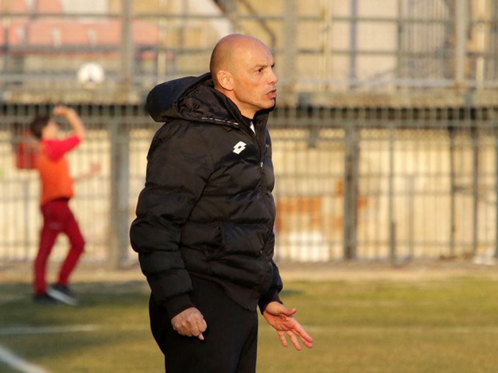 Είδε τους Νέους ο Γκώνιας