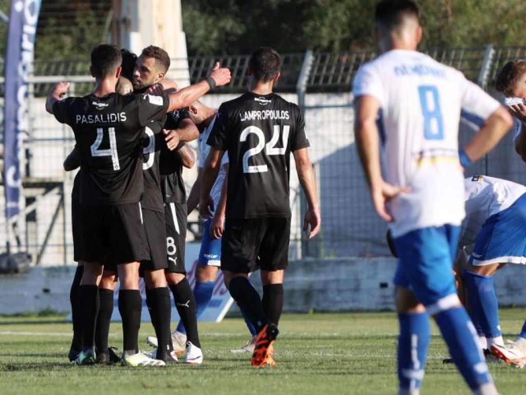«Αντίο» με ψηλά το κεφάλι