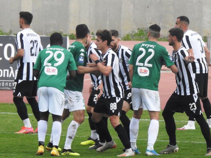 «Αποδοκιμασίες, όχι ρατσιστικά συνθήματα»