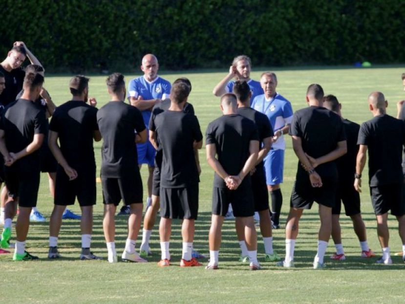Διπλές προπονήσεις και φιλικό