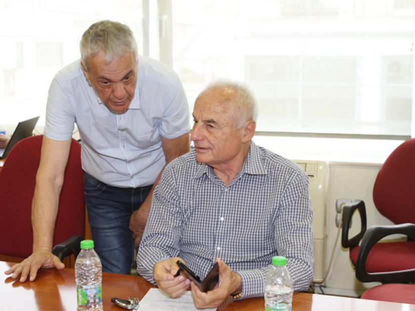 Παραμένει πρόεδρος ο Μπακαλάρος